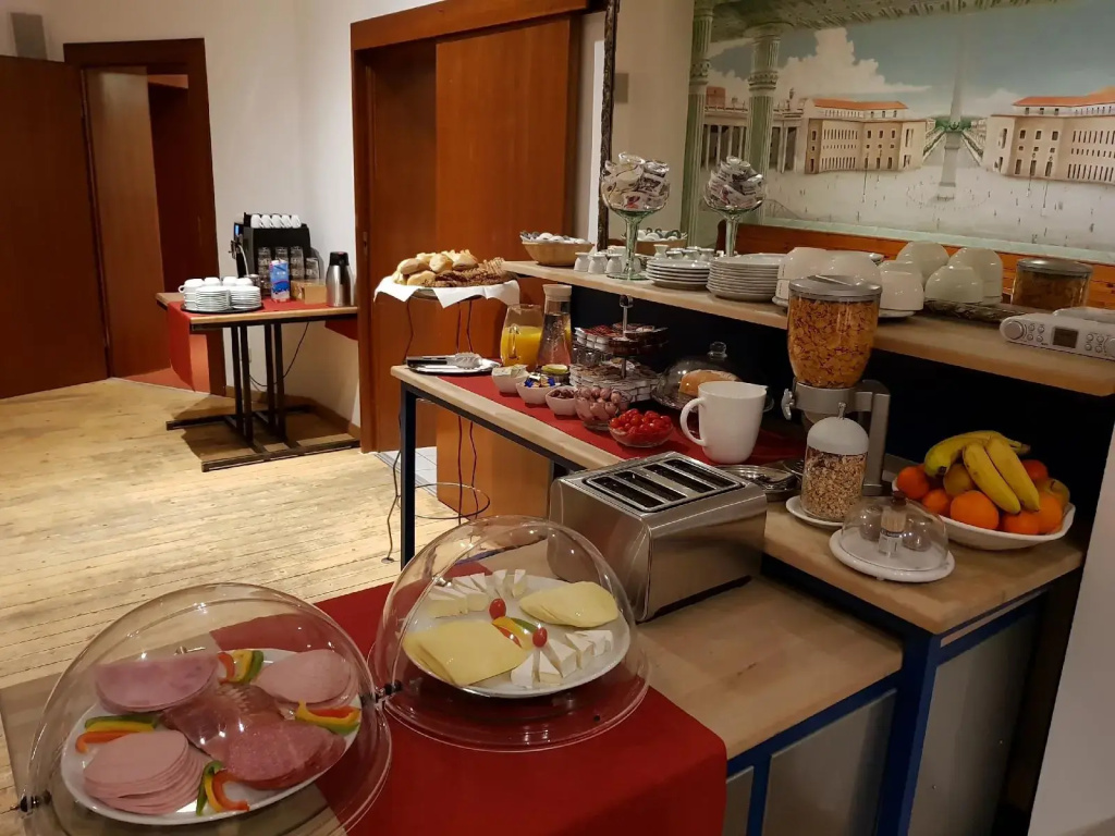 Hotel photo 12