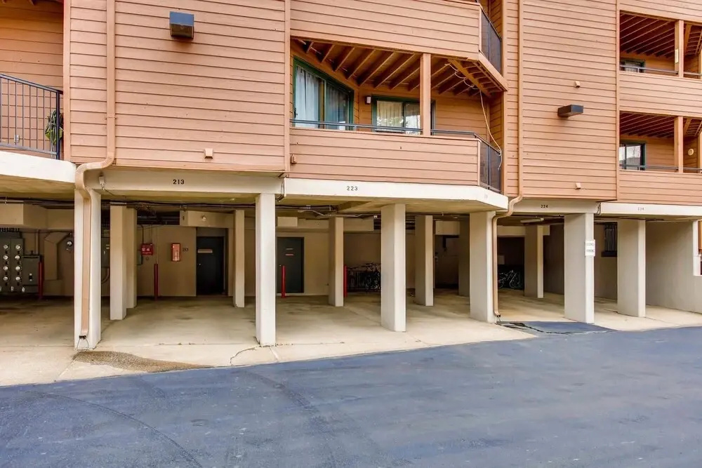 233 Marina Place