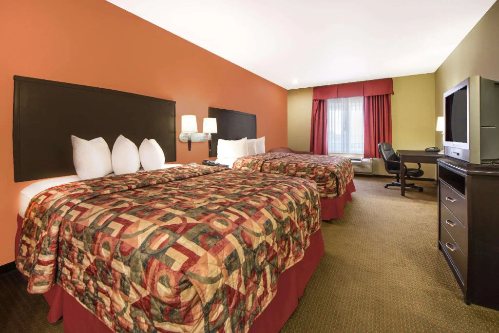Standard Quadruple room