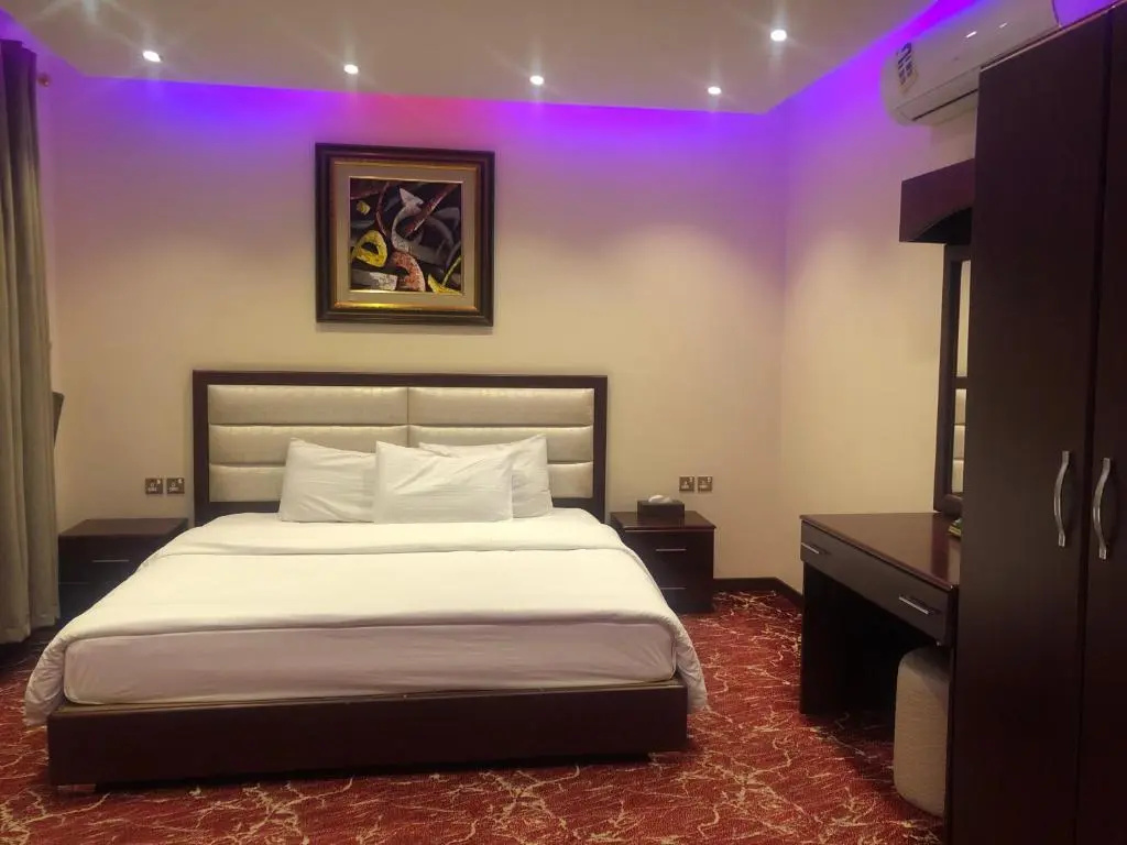 Deluxe Suite