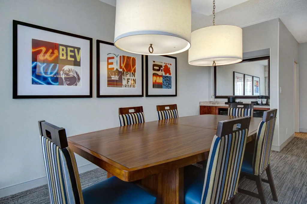 Embassy Suites by Hilton Detroit Metro Airport - Général