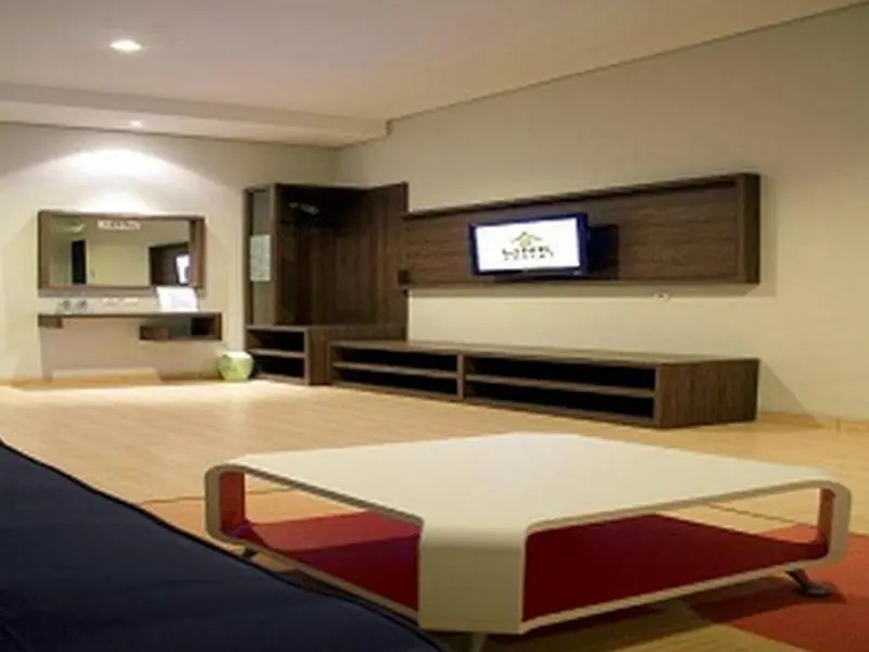 Double Suite (full double bed)