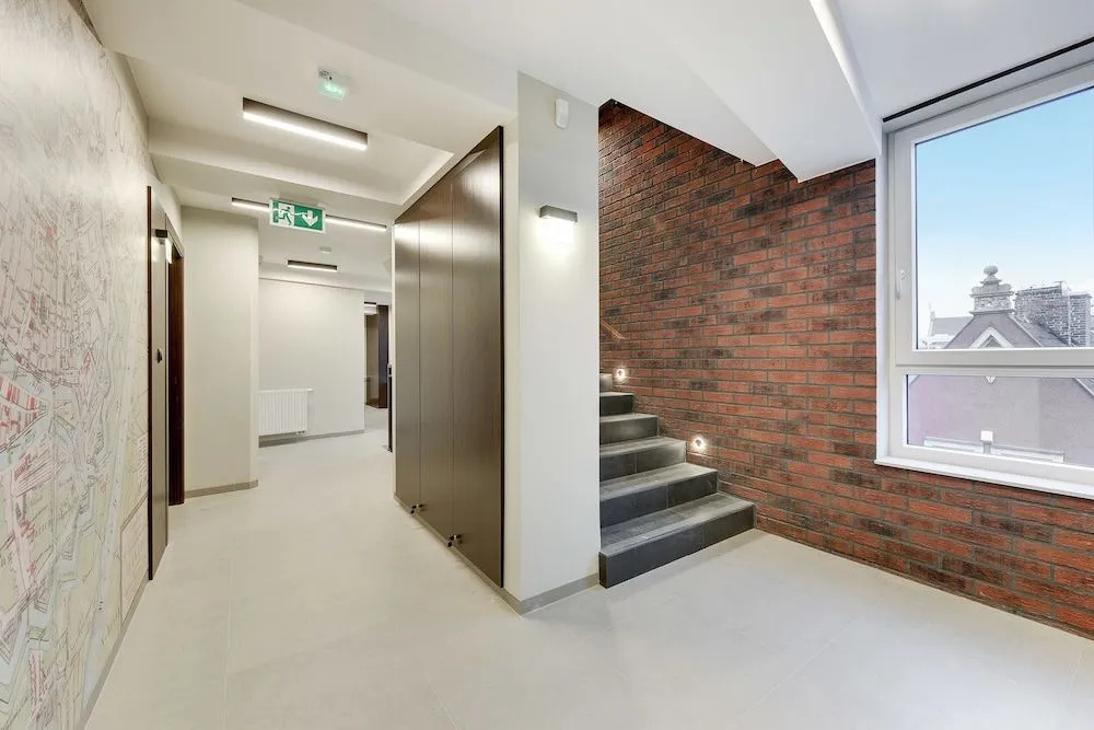 Lobby & Reception