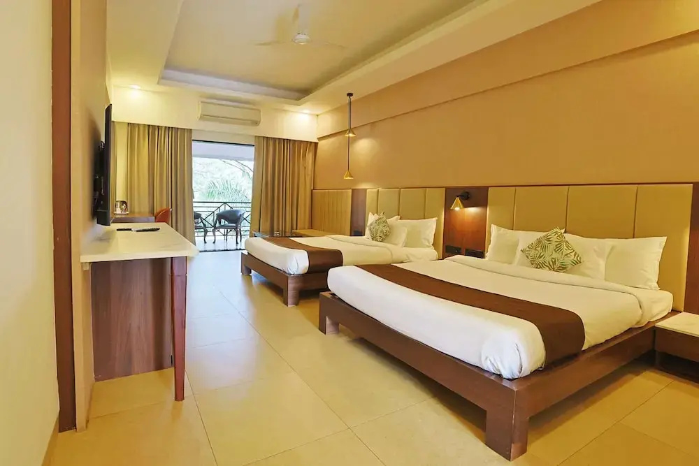 Standard Club room with balcony