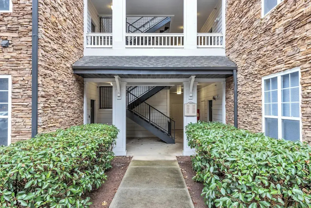 Upscale 1BR Suite to Downtown Raleigh