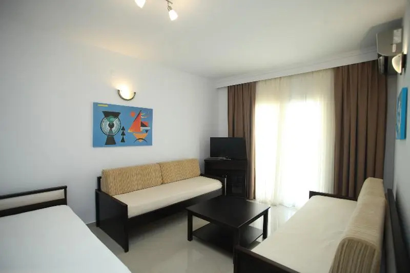 Naias Beach Hotel - Chambres