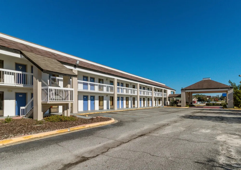 Motel 6 Holyoke MA