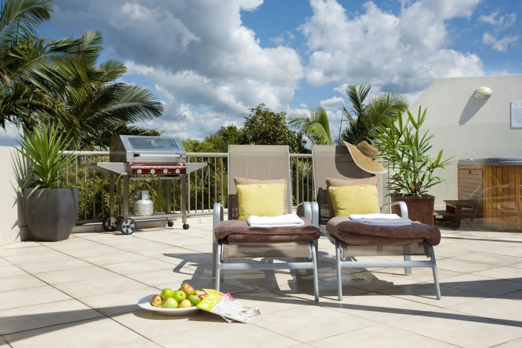 Noosa Tropicana