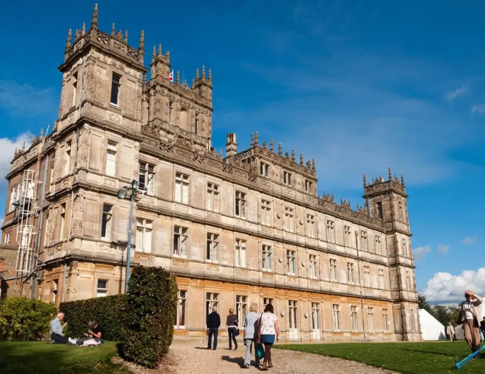 2BR Town Centre With Fast Wi-fi Sleeps 7