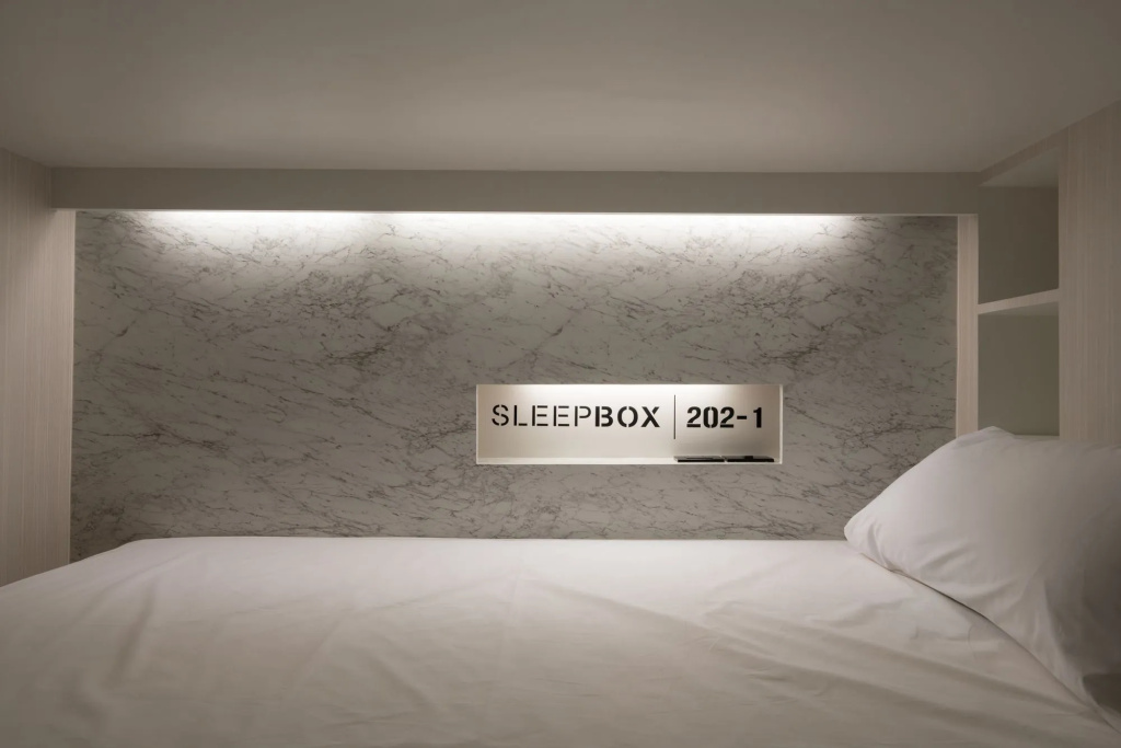 Sleep Box Sukhumvit 22 — фото
