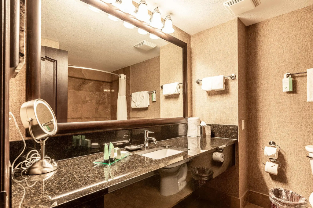 Standard Double room with balcony (full double bed)