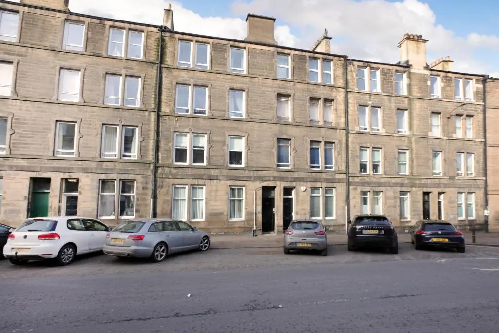 Edinburgh City Central Apartment Sleeps 6 Free Parking
