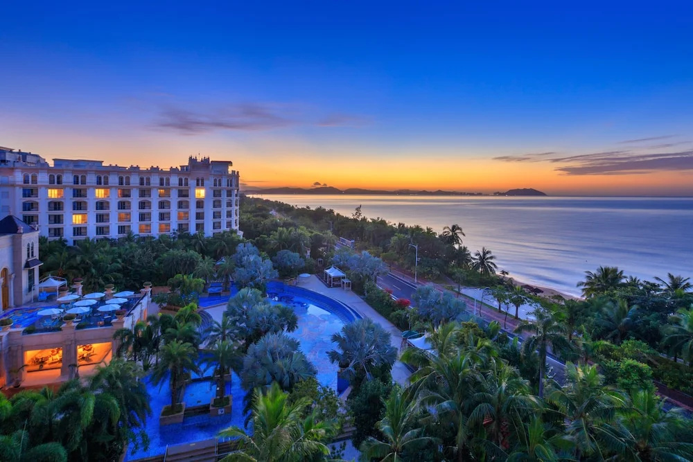 Beach & Waterfront
