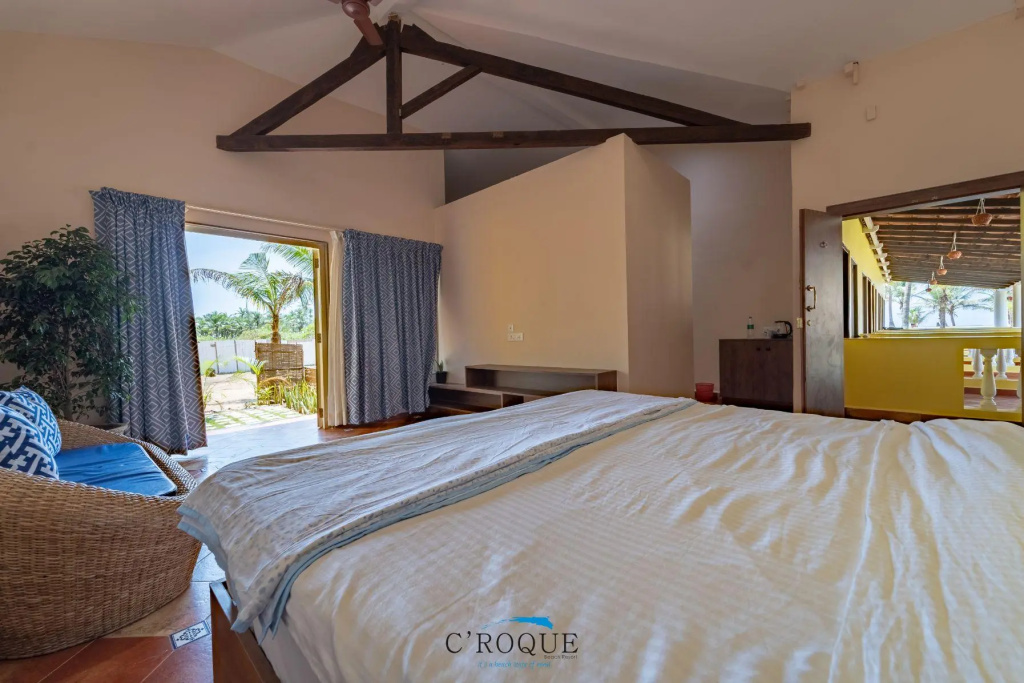 Double Suite with garden view (full double bed)