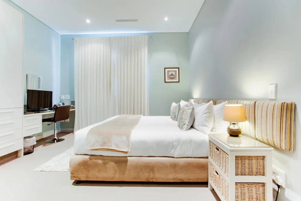 The One 8 Hotel - Chambres