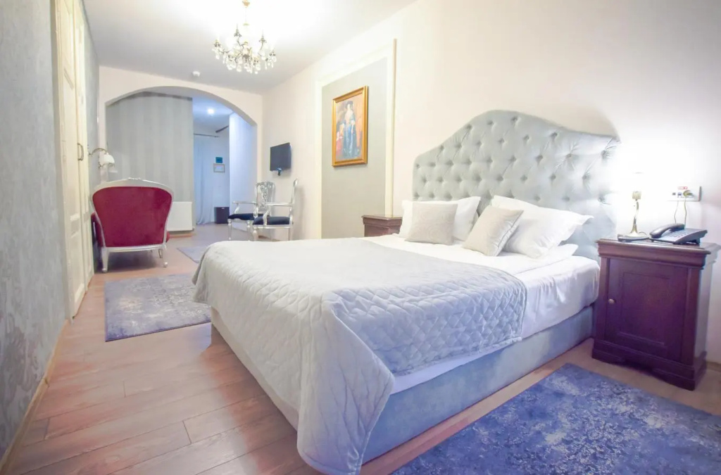 Double room (full double bed)