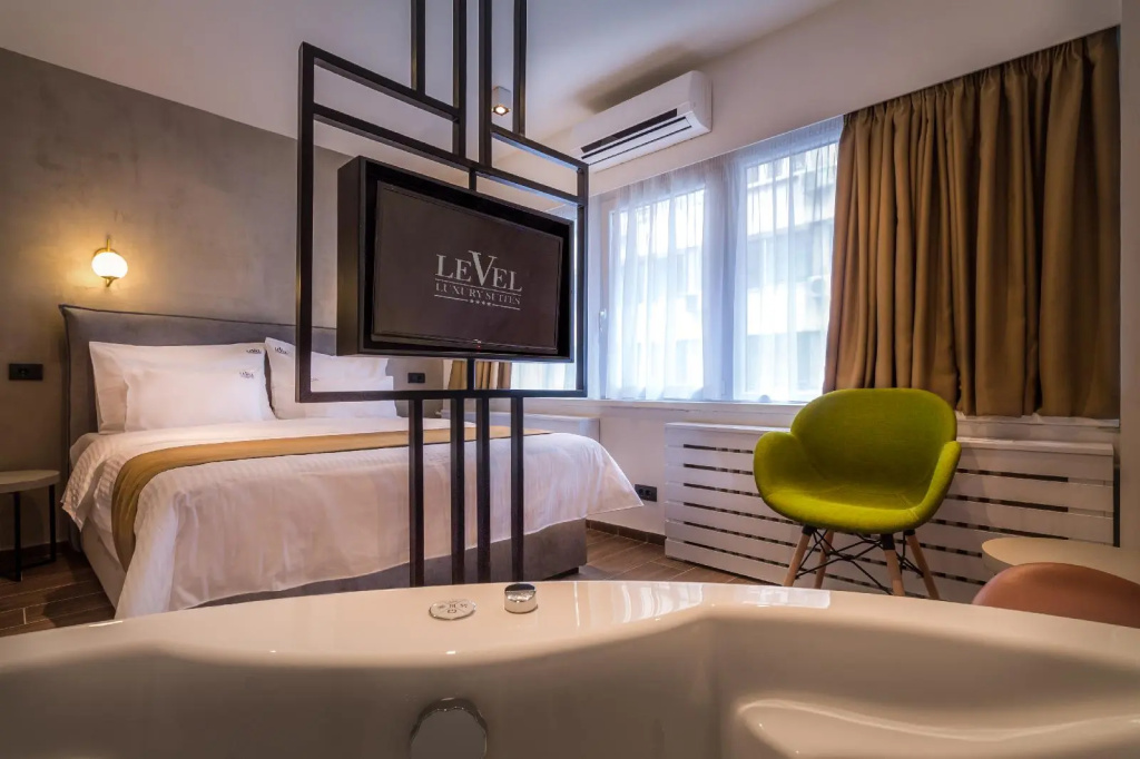 Level Luxury Suites — фото