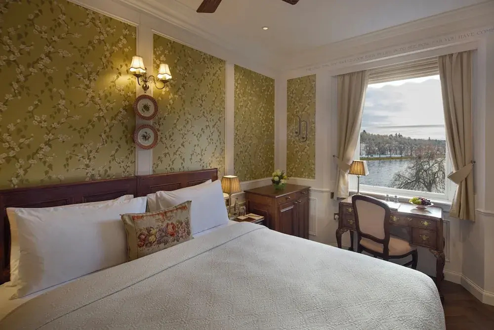 Deluxe Double room (full double bed)