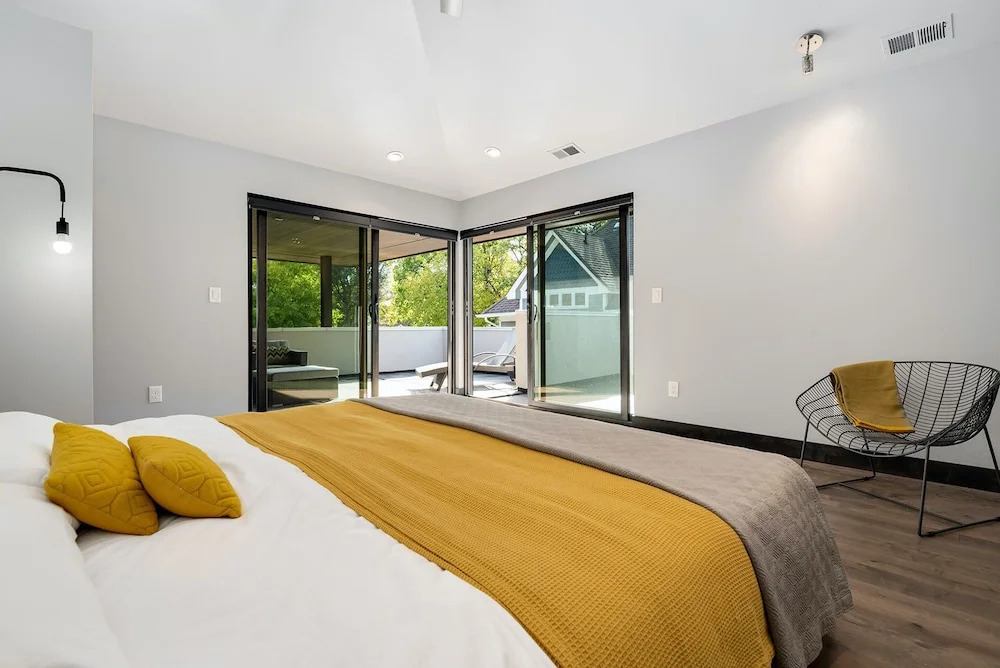 Relaxing in Paradise W Private Roof Top Deck!! — фото 3