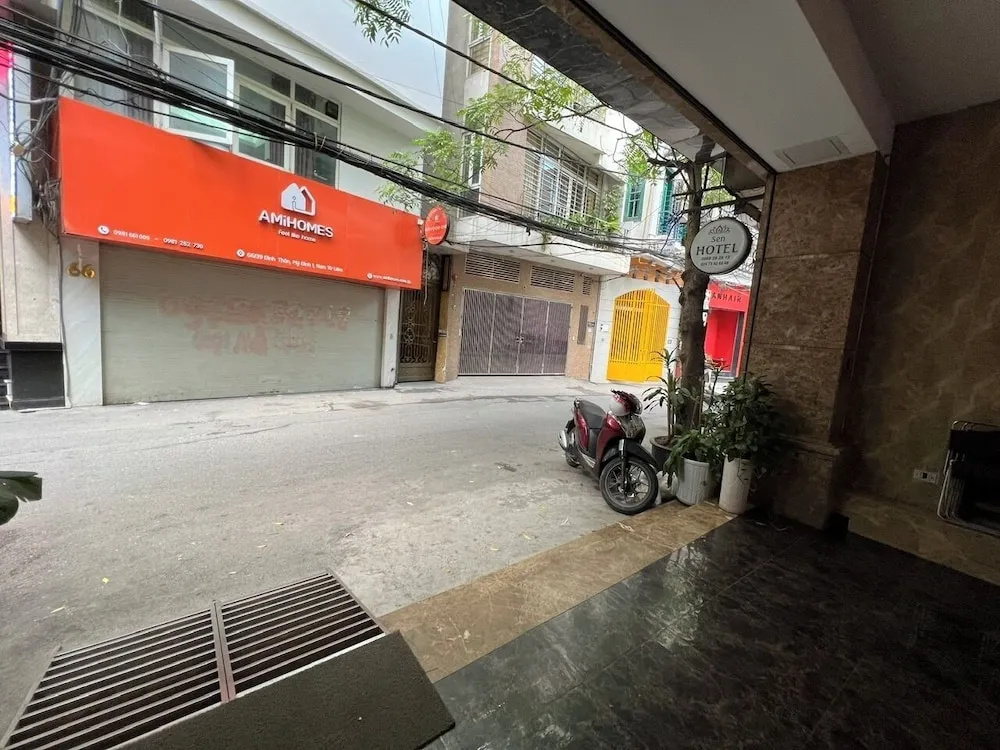 Sen Hotel My Dinh Song Da