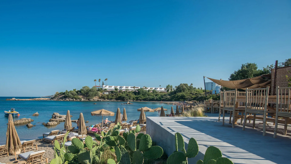 Beach & Waterfront