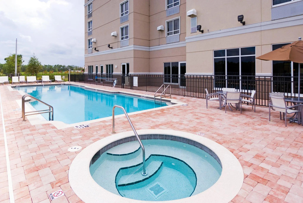 Crowne Plaza Ft. Myers Gulf Coast by IHG - Général