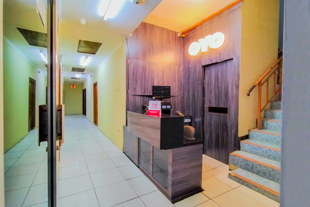 Lobby & Reception