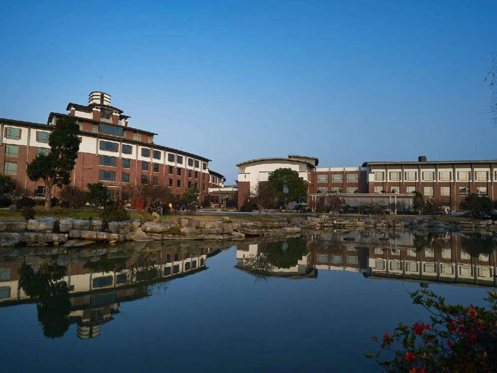 Tongli Lakeview Hotel