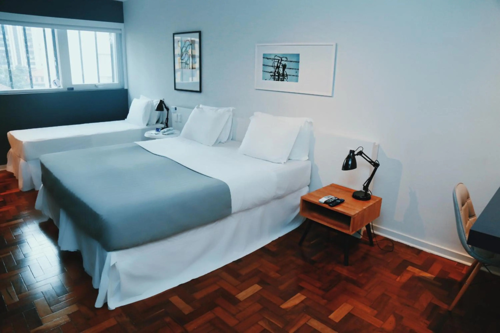 Bê Hotel — 3