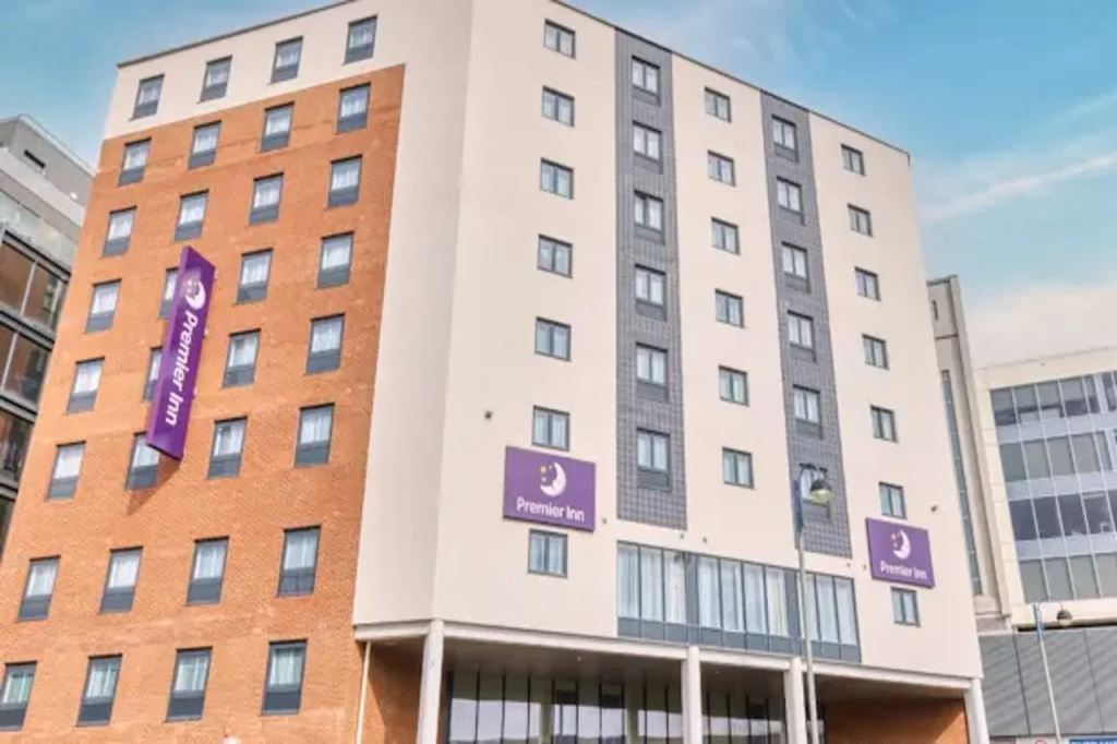Premier Inn London Uxbridge Town Centre — фото