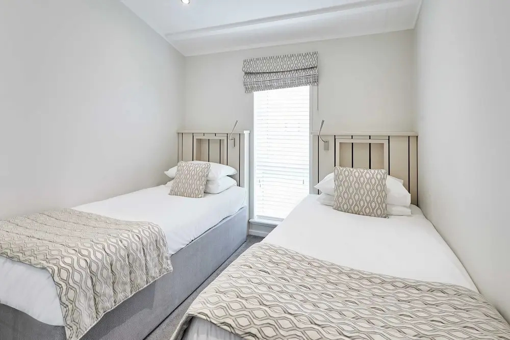 Host Stay Transporter Lodge