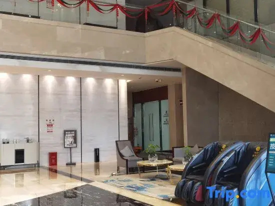 Yilong Tranquil Cloud Hotel