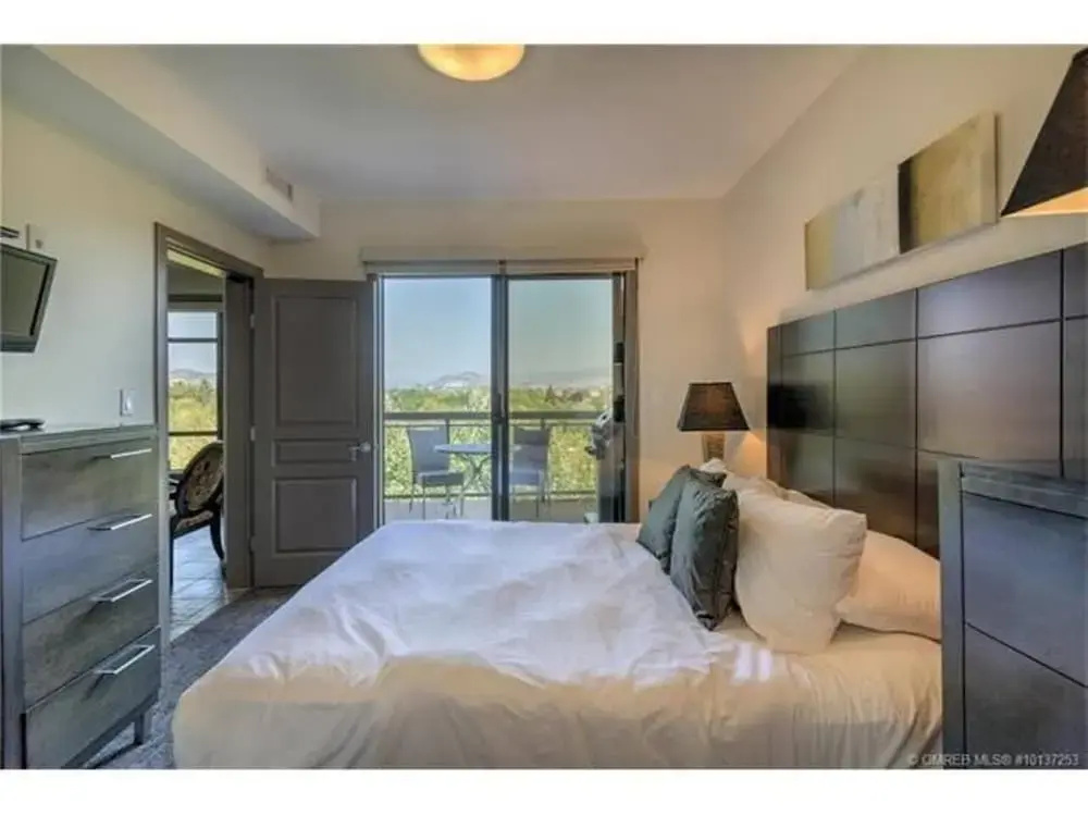 One of a Kind, Top Floor Apartment at Playa #632