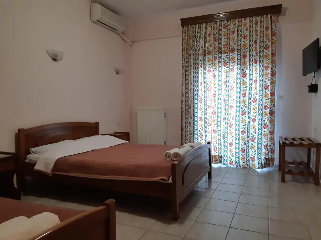 Standard Triple room with sea view