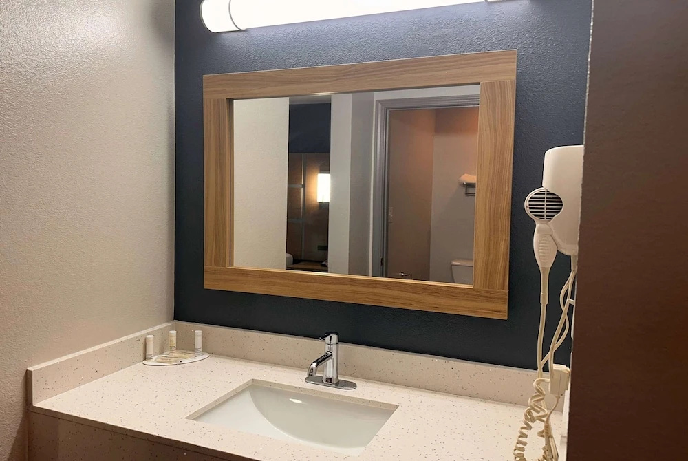 Baymont by Wyndham Noblesville - Chambres