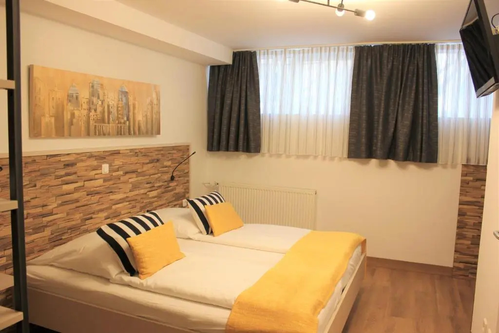 Standard Double Basement room (full double bed)