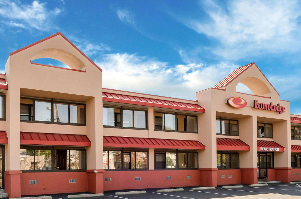 Howard Johnson by Wyndham Malden Boston Area