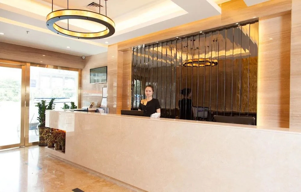 Lobby & Reception