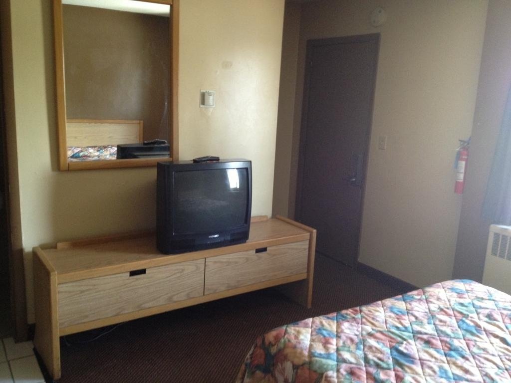 Stadium View Inn — 4