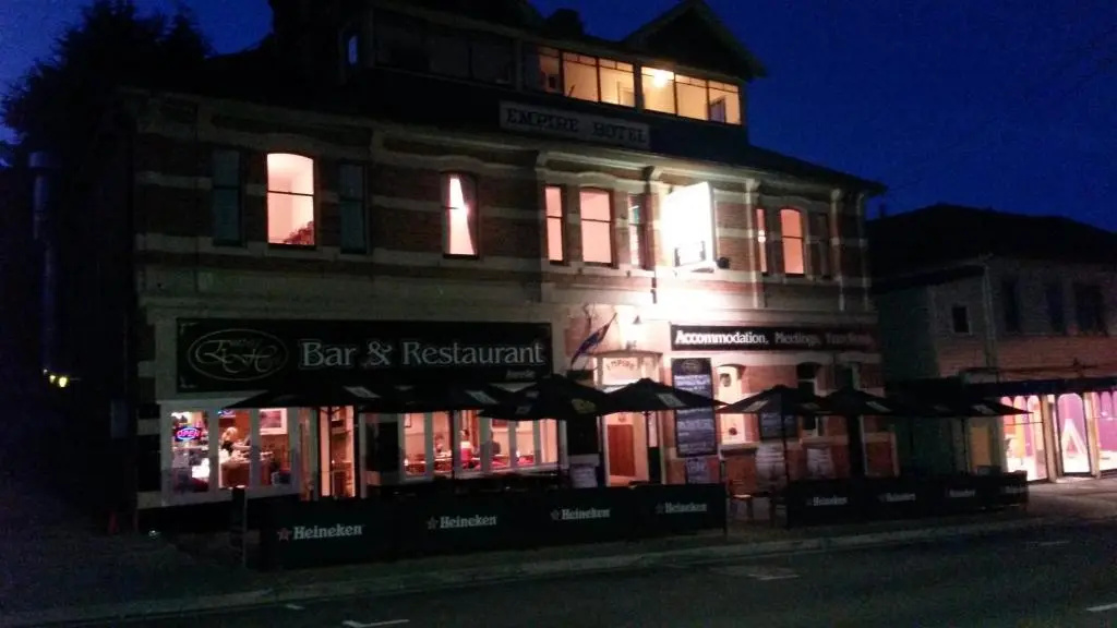 Empire Hotel Deloraine - Chambres