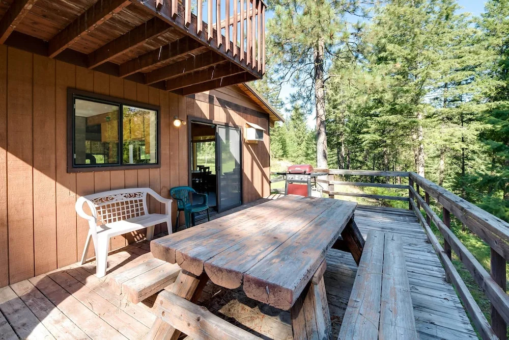Conconully Cabin on 42 Private Acres Near Hiking!
