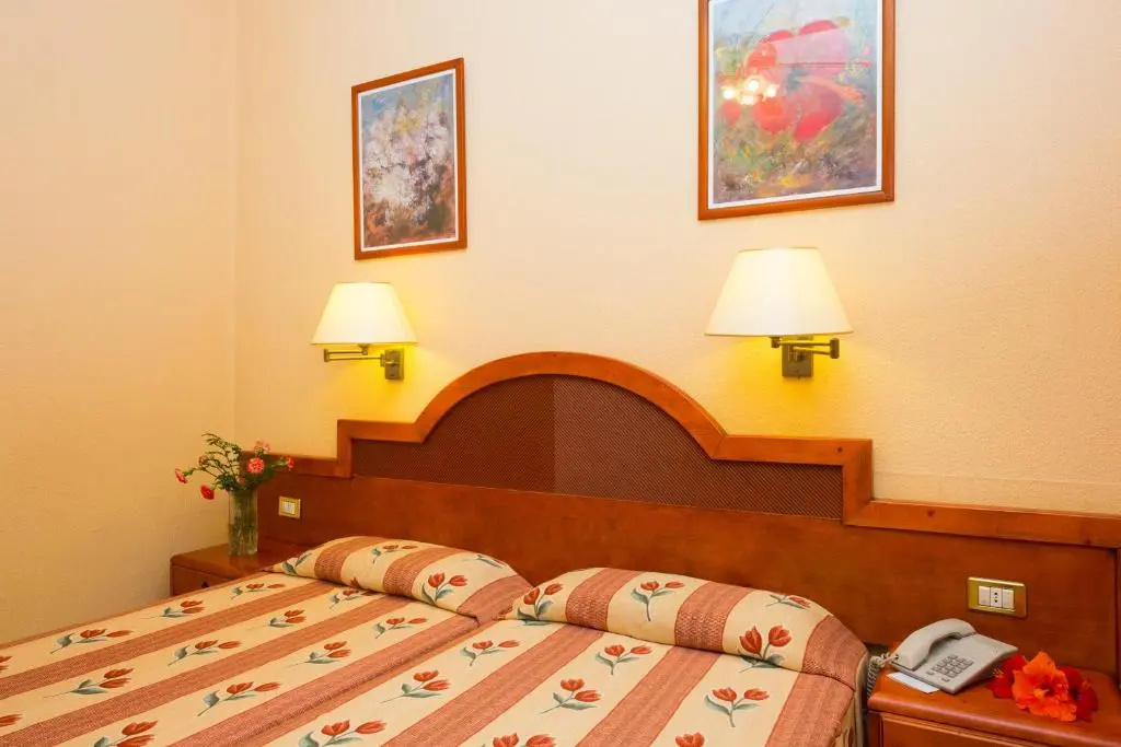 Hotel Monopol - Chambres