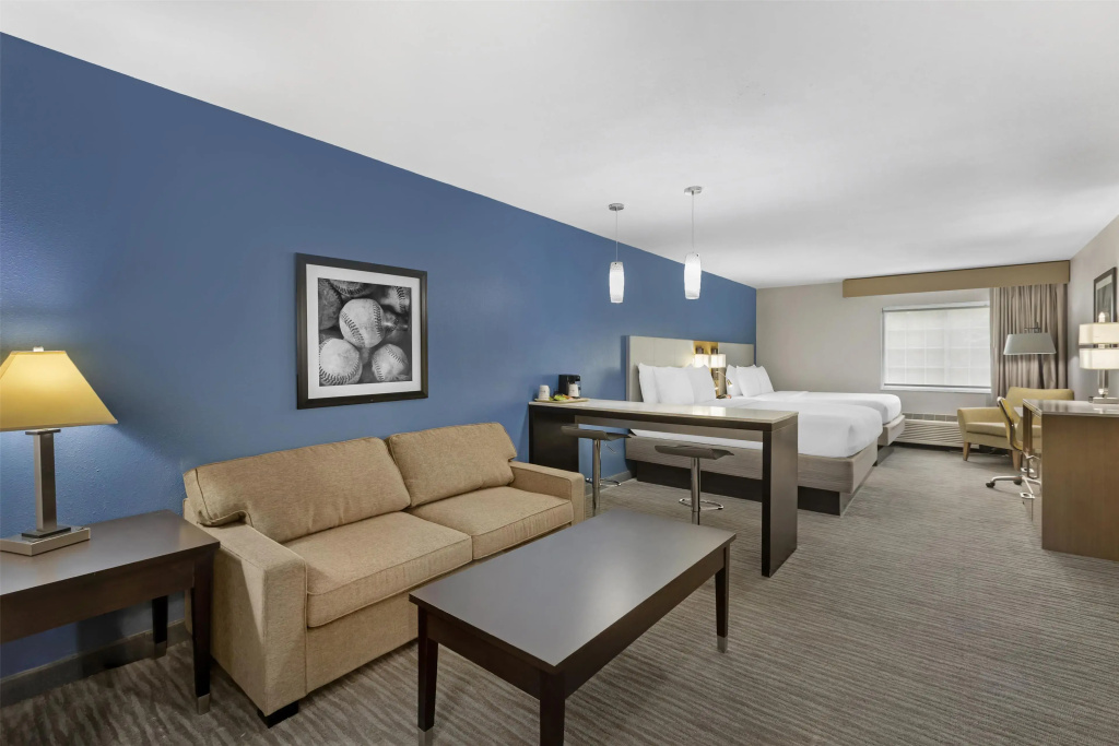 Quadruple Junior Suite