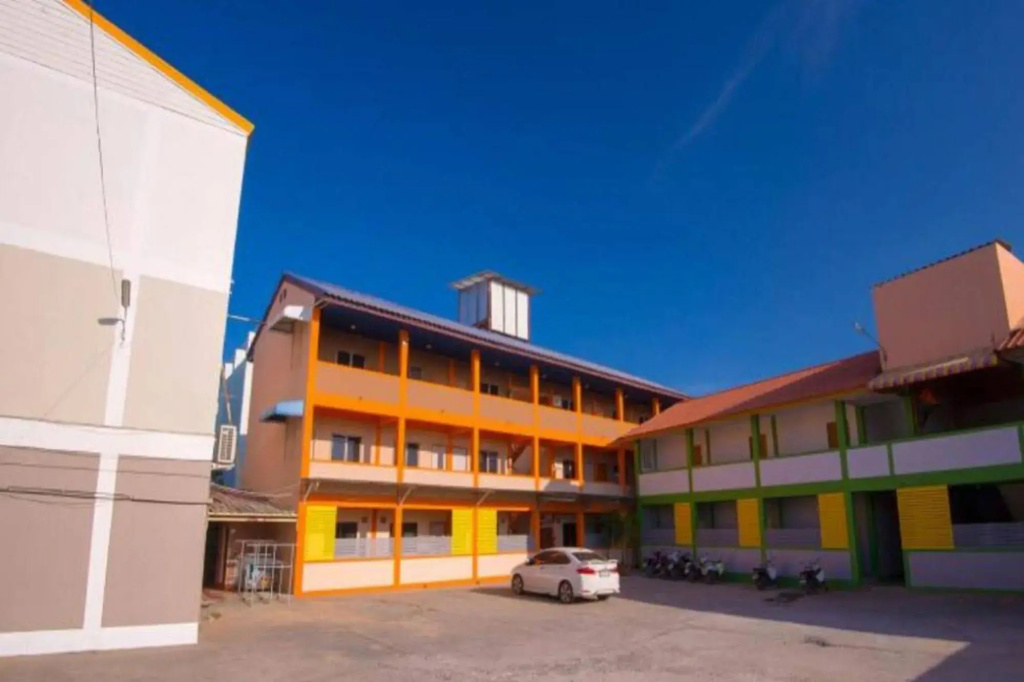 S1 City Hotel