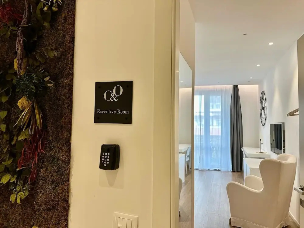 Comfort room
