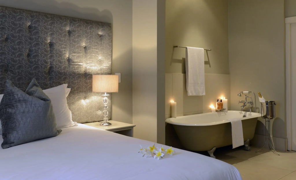 The Saint James on Venice Luxury Guest House - фото 18