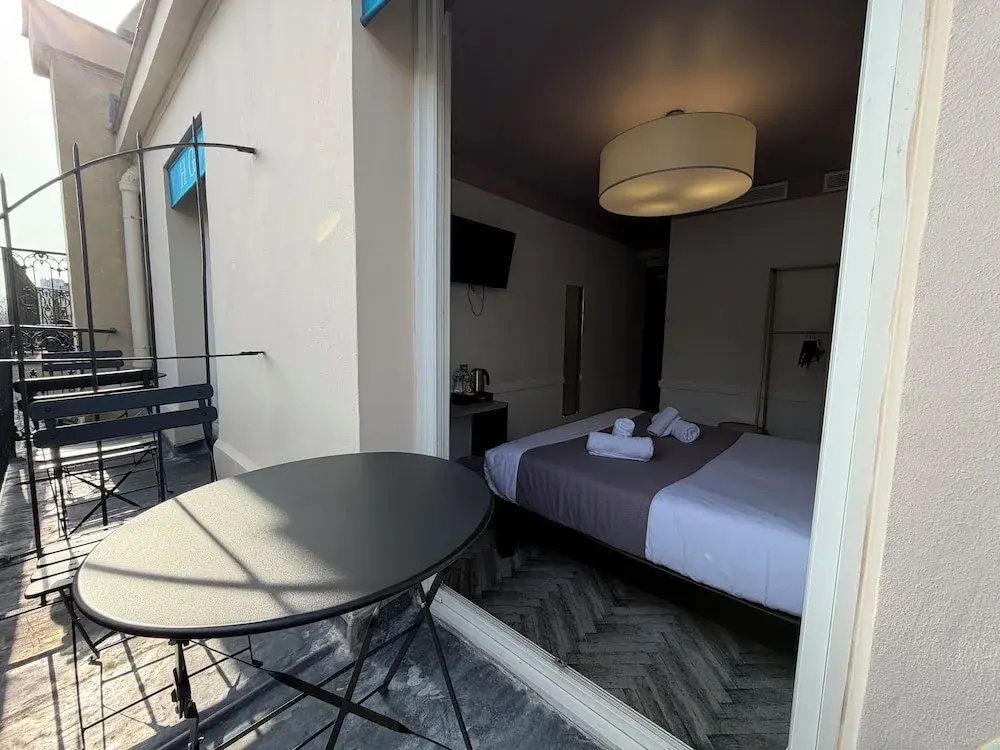 Standard Double room with balcony (full double bed)