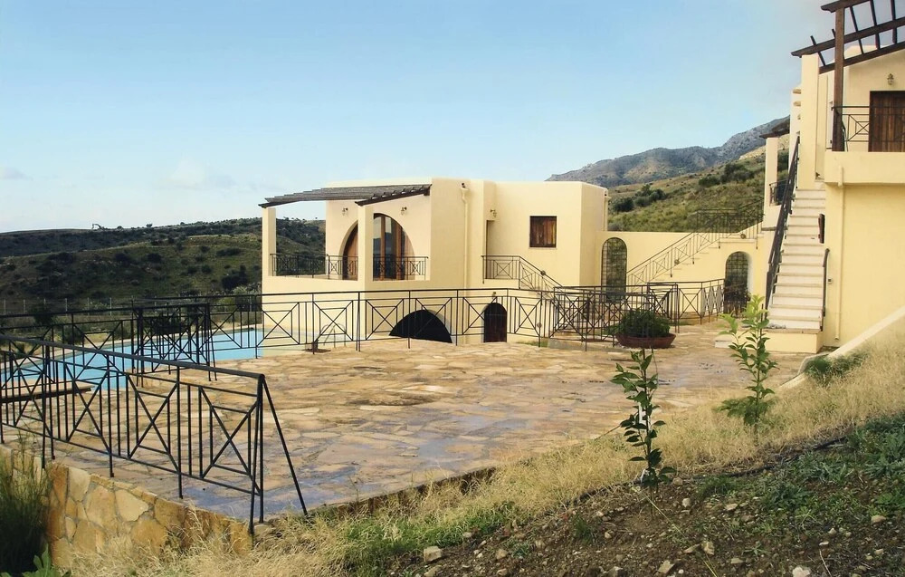 Awesome Home In Plativola Ag,G,Rethym With 4 Bedrooms, Wifi And Outdoor Swimming Pool