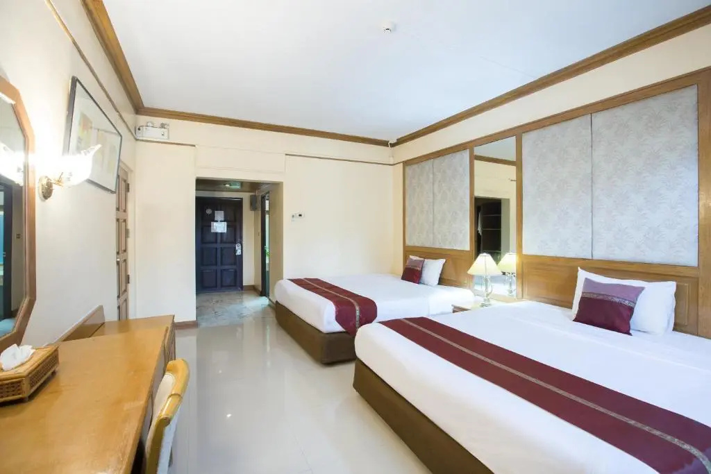 Deluxe Double room (full double bed)