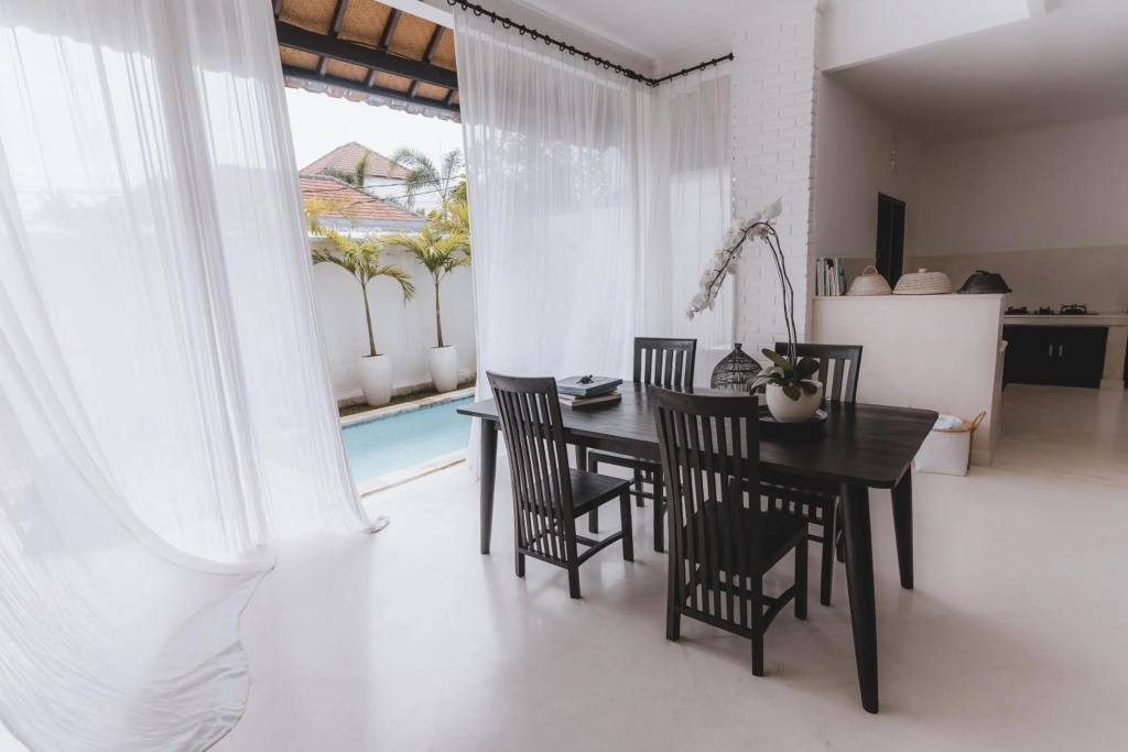 Villa Manis Kecil